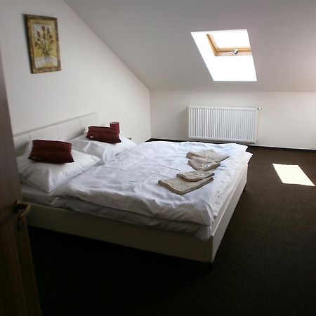 Hotel U Cisare Mělník Extérieur photo