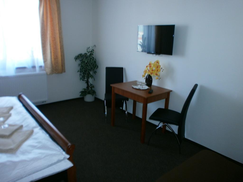 Hotel U Cisare Mělník Extérieur photo