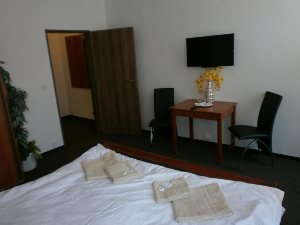 Hotel U Cisare Mělník Extérieur photo
